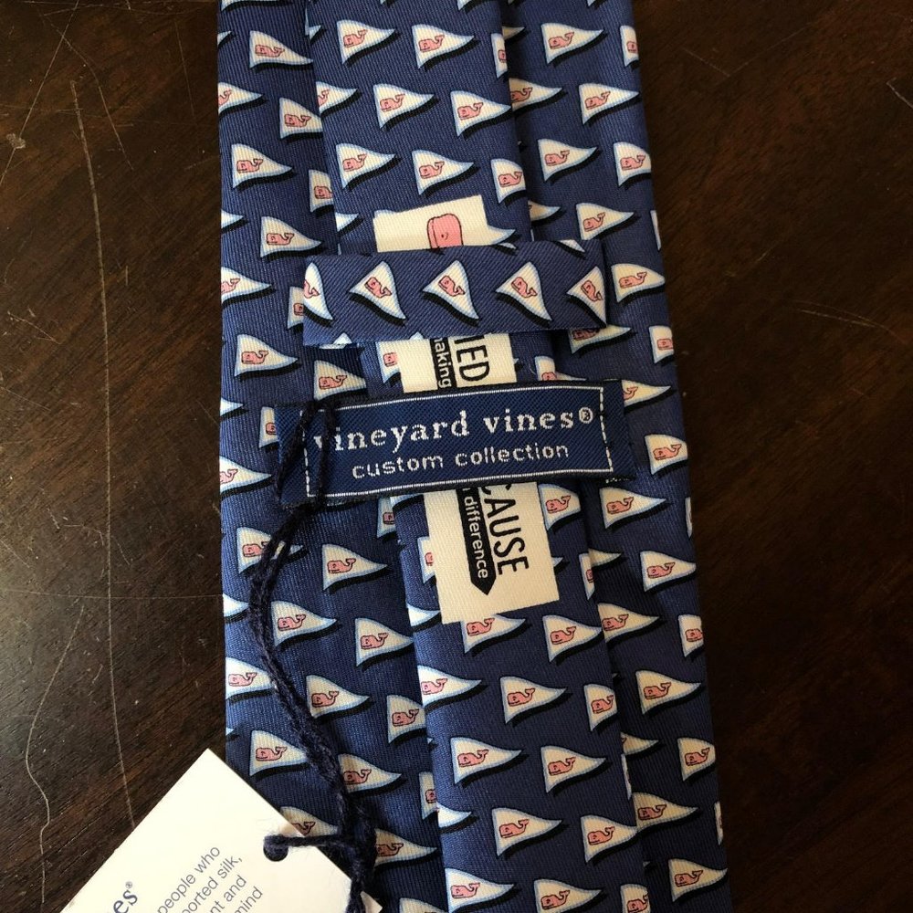 NWT Vineyard Vines Tied to a Cause Sea Splash Whale Tie - Picture 3 of 4